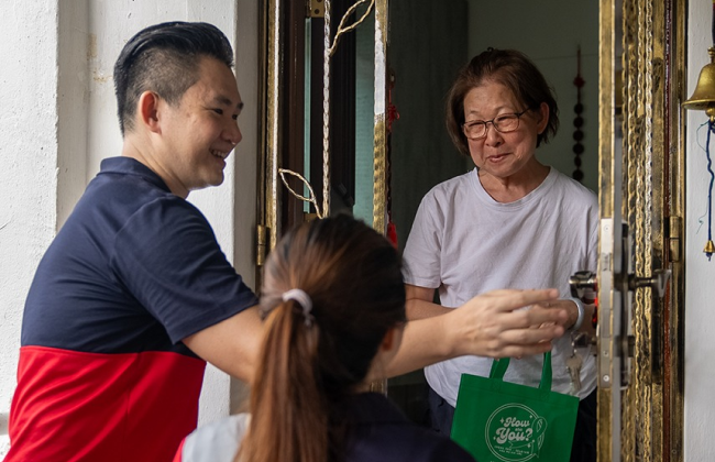 Facilitating public donations and supporting community campaigns